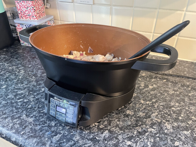 Searing meat in the Russell Hobbs Too Good To Go MultiCooker