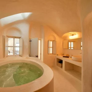 Kapari Natural Resort jacuzzi