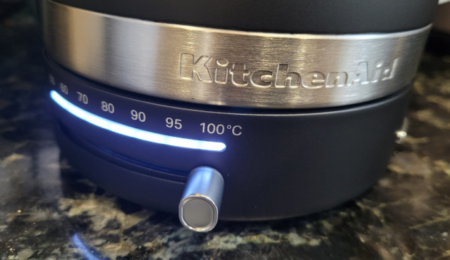 KitchenAid Digital Variable Temperature Kettle temperature controls