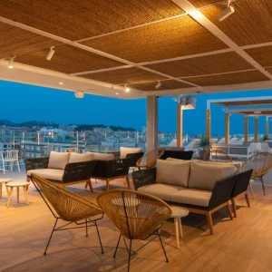 L'Azure Hotel restaurant