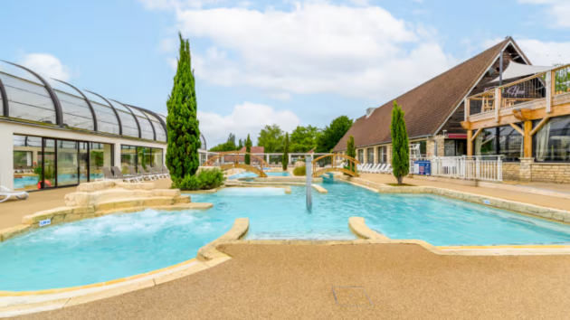 The outdoor pool at Eurocamp La Croix du Vieux Pont