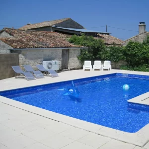 La Grange at Les Hiboux pool