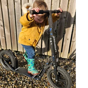 child on Liferyder Infinity scooter