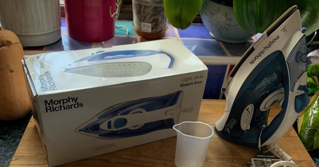 Morphy Richards LightGlide Steam Iron