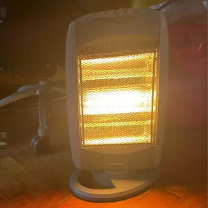 Beldray Oscillating Halogen Heater being hand tested by journalist Poppy O'Neill