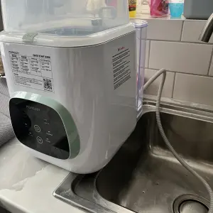 Momcozy KleanPal Pro Baby Bottle Steriliser in testing