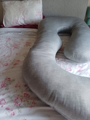 Momcozy pregnancy pillow real image of pillow in testing