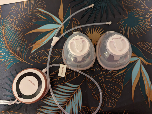 Momcozy V1 breast pump