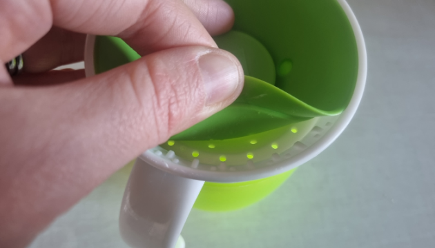 Munchkin Miracle 360 sippy cup rim