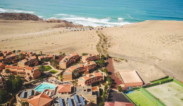 Neilson La Pared Beachclub