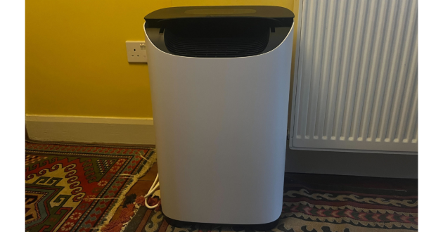 Mumsnet journalist Poppy O'Neill hand tests the Meaco DD8L Pro Desiccant Dehumidifier