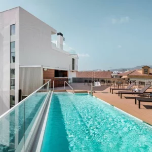 NH Málaga pool