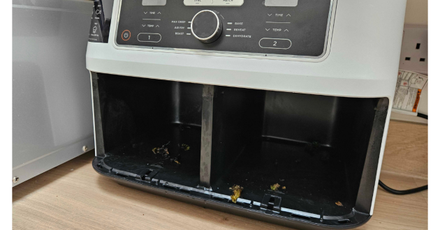 Ninja AF400UK Air Fryer in need of a clean after use