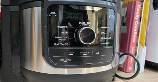 A close up of the settings on the Ninja Foodi 9-in-1 Multi Cooker