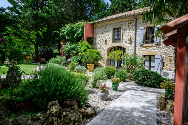 A view of the outside of Country Kids in the South of France