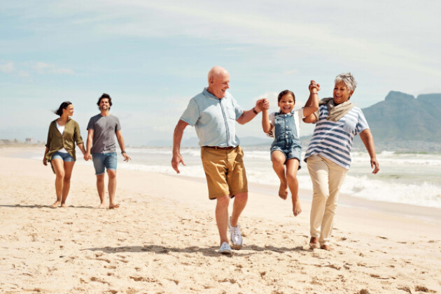 P&O Cruises multi-generational family on beach