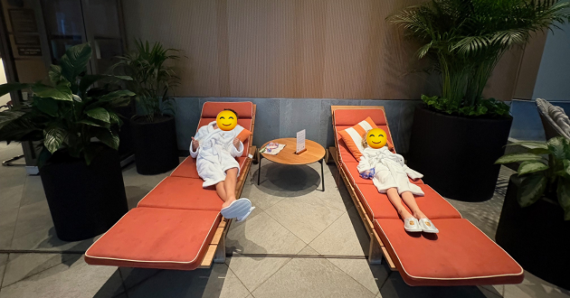 Pan Pacific London pool loungers