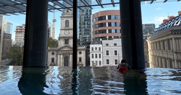 Pan Pacific London hotel pool