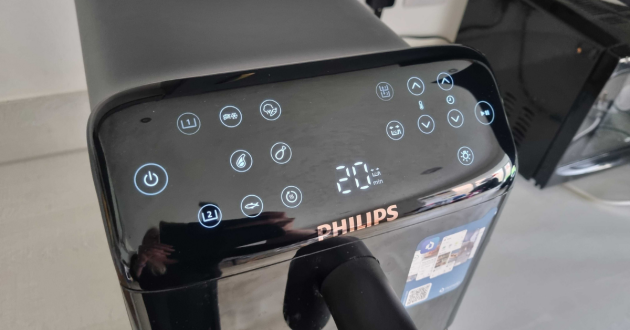 The control panel on the Philips 4000 Series NA462/79 Stacked Dual Basket Air Fryer