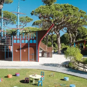 Pine Cliffs kids' club