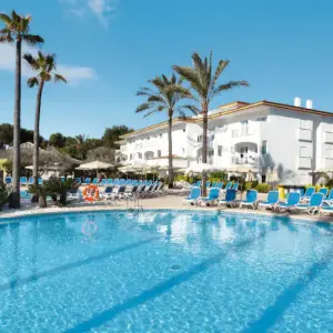 Play Mar & Spa outdoor pool