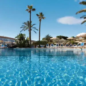 Play Mar & Spa outdoor lagoon pool