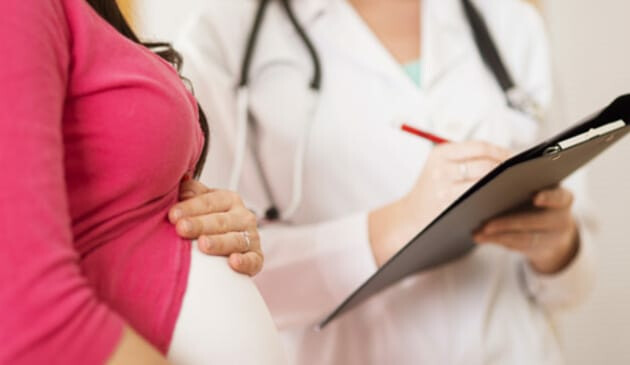 pregnant woman and doctor