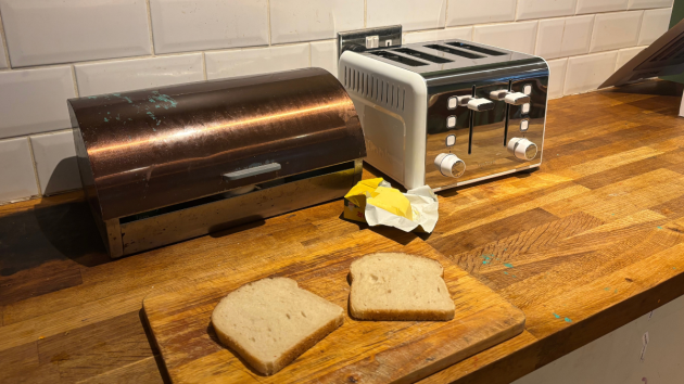 Toast fresh out of the ProCook 4-slice toaster