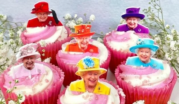 Queen Elizabeth cake toppers