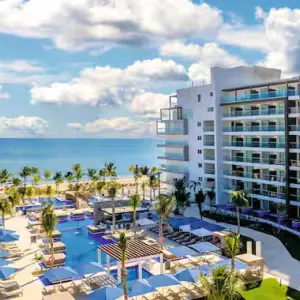 Royalton Splash Riviera Cancun, Mexico resort next to the sea