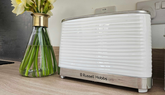 Russell Hobbs Inspire Toaster in use