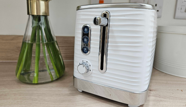 Russell Hobbs Inspire Toaster in use
