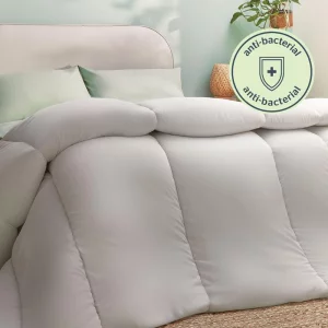 A product image of the Silentnight Anti-Allergy Duvet