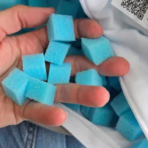 A closer look at the nanocubes inside the Simba Hybrid Pillow