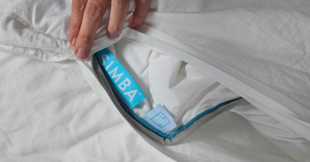 A close up of the bedding position label on the Simba Summer Hybrid Duvet