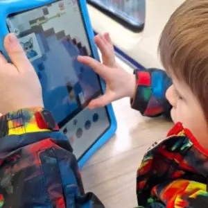 Child playing game on Tabwee K10 Kids' Tablet