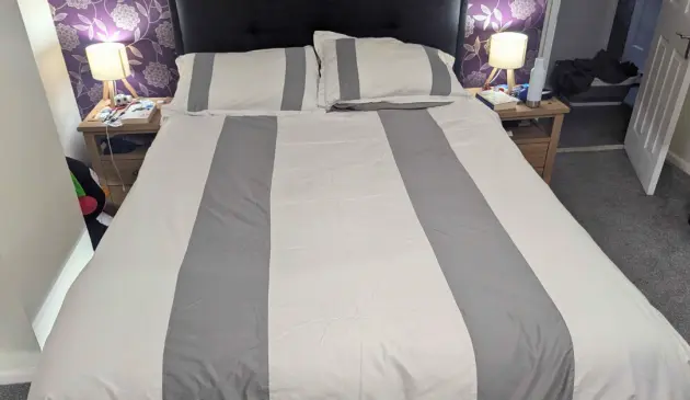 The TEMPUR Pro Air SmartCool Plus mattress with bedding on