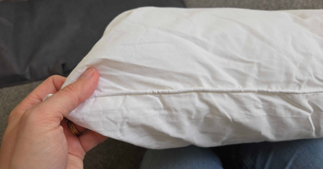 Design and detail of The Fine Bedding Company Cooling Smart Temperature Cotton Pillow