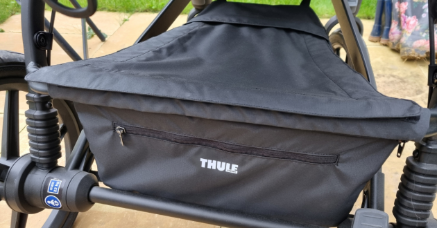 Thule Urban Glide 4-Wheel storage basket with cover