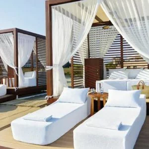 TUI BLUE Palm Garden day beds