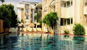 Two Seas Luxury Suites