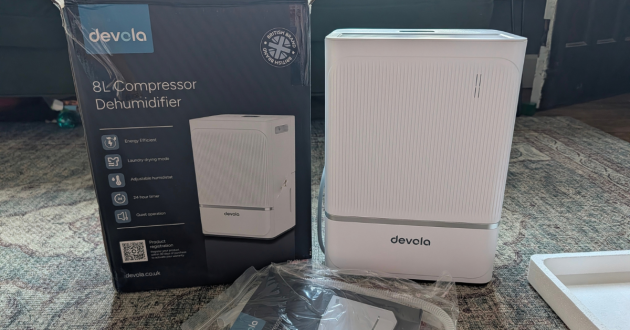 Devola 8L dehumidifier and box