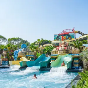 Union Mare Lido water slides