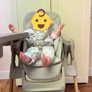 Maxi-Cosi Minla Plus Evolutionary Highchair review image showing real baby