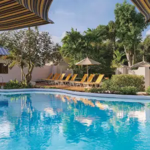 Waves Hotel & Spa pool