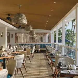 Waves Hotel & Spa dining area