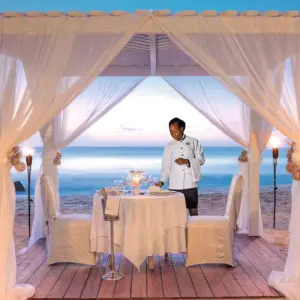 Crystal Cove private dining on the beach