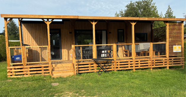 Eurocamp Domaine des Ormes review image of premium lodge