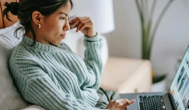 Woman shopping online
