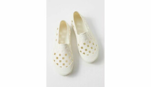 Vans trek slip ons